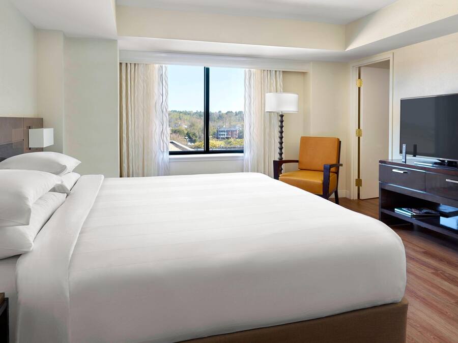 Zimmersafe, Bügeleisen/Bügelbrett, kostenlose Babybetten