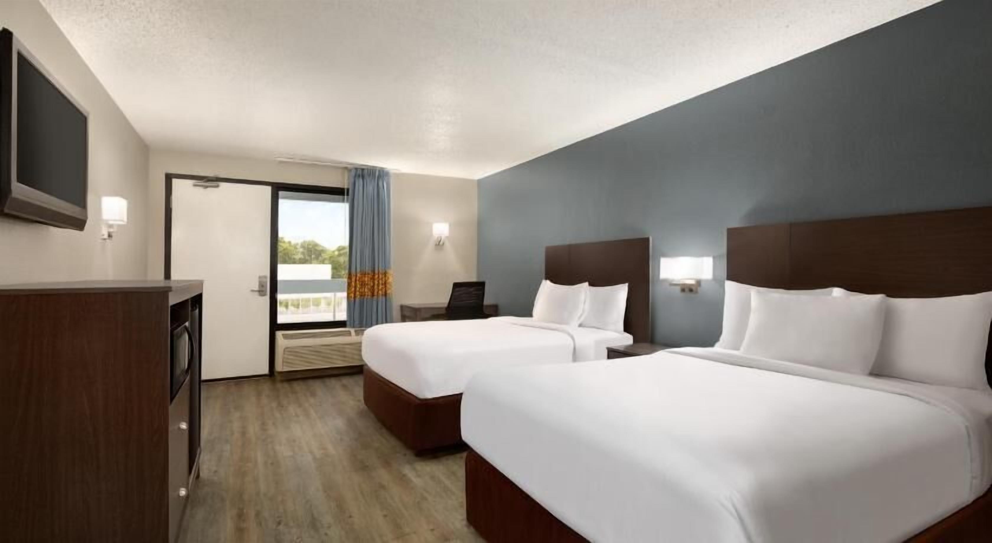 Desk, iron/ironing board, free WiFi, bed sheets