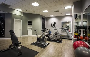 Fitness facility - Hotel Deco Omaha, Tapestry Collection by Hilton (Omaha)