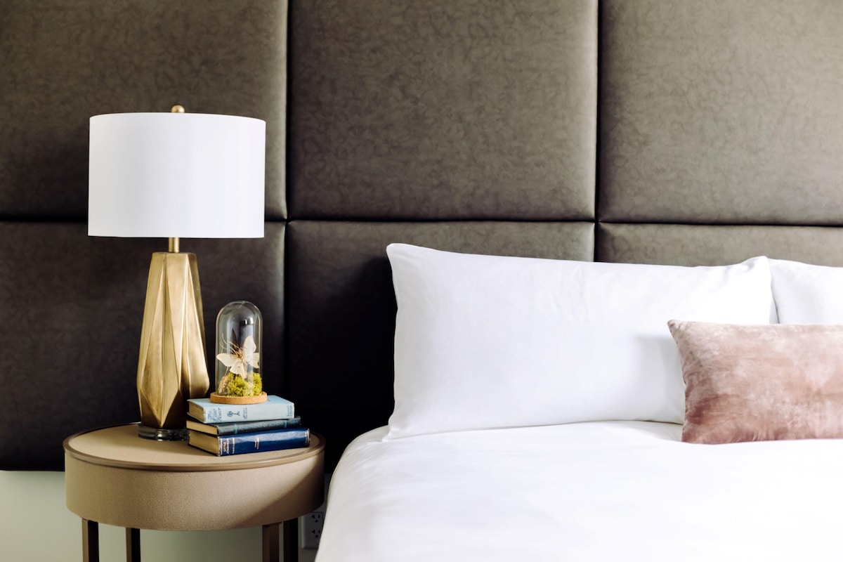 Room, 1 King Bed | Egyptian cotton sheets, premium bedding, down comforters, pillowtop beds