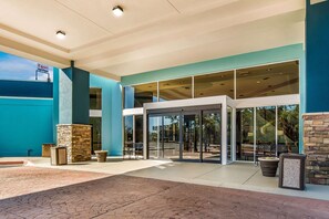 Exterior - Clarion Inn & Suites Florence - Darlington (Florence)