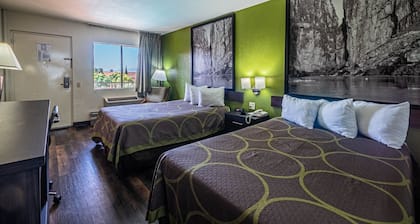 Super 8 by Wyndham El Paso Airport