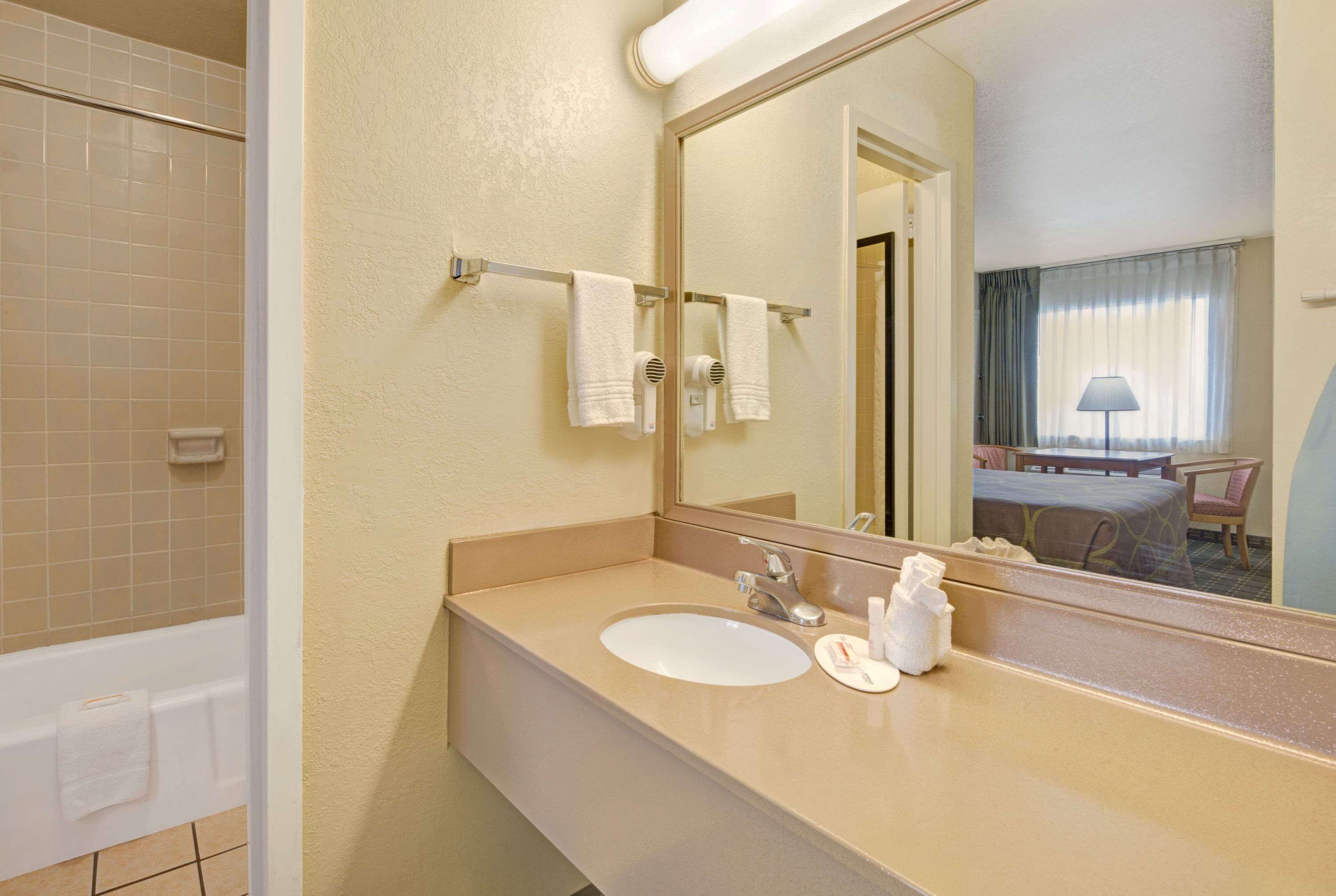 Foto - Super 8 by Wyndham El Paso Airport