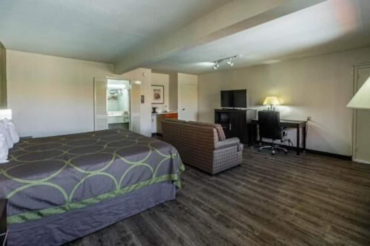 In-room safe, desk, soundproofing, iron/ironing board