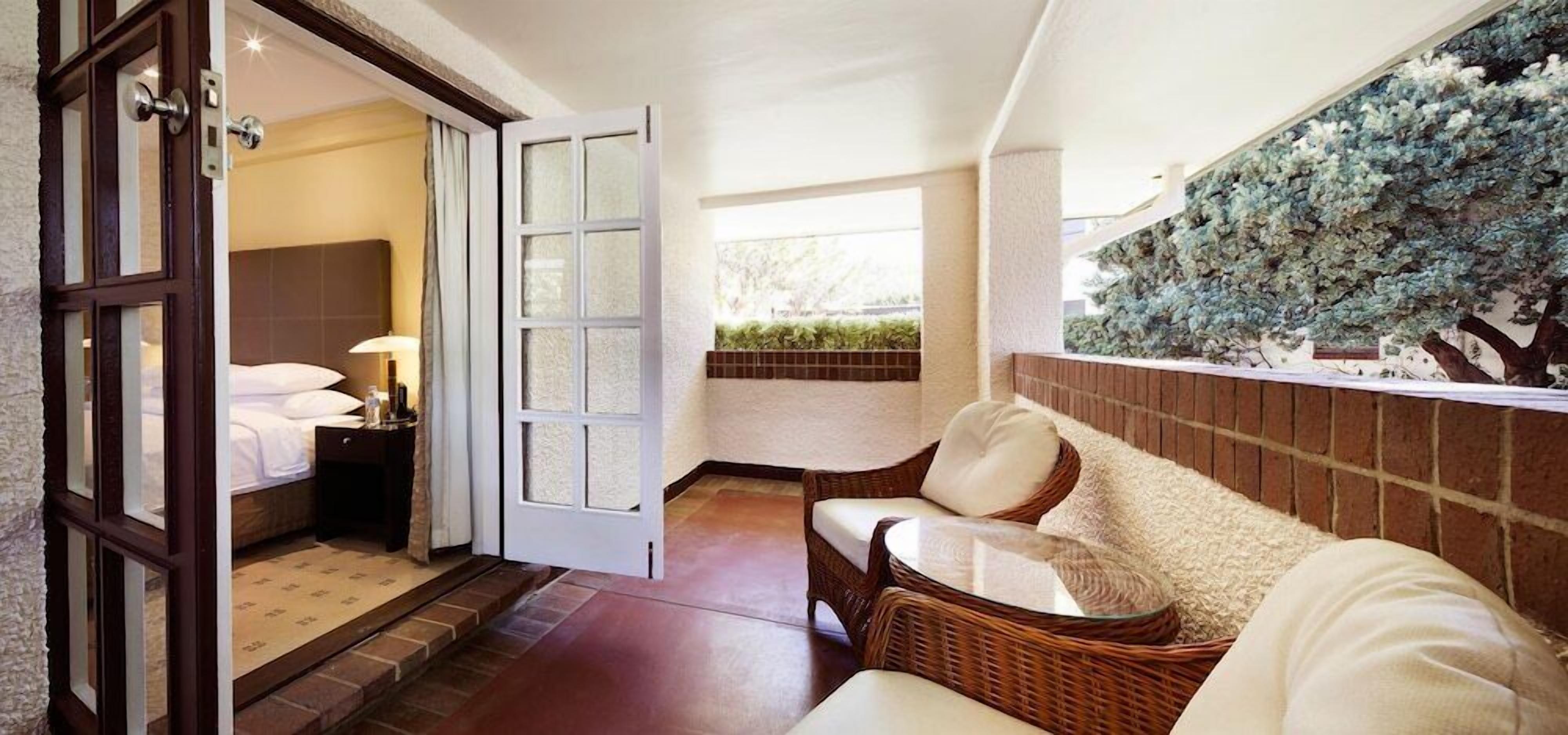 Premium bedding, pillow-top beds, minibar, in-room safe