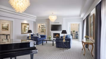 Premium bedding, pillowtop beds, minibar, in-room safe