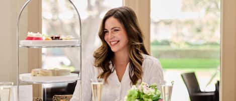 Déjeuner, dßner et souper servis sur place, vue sur le jardin