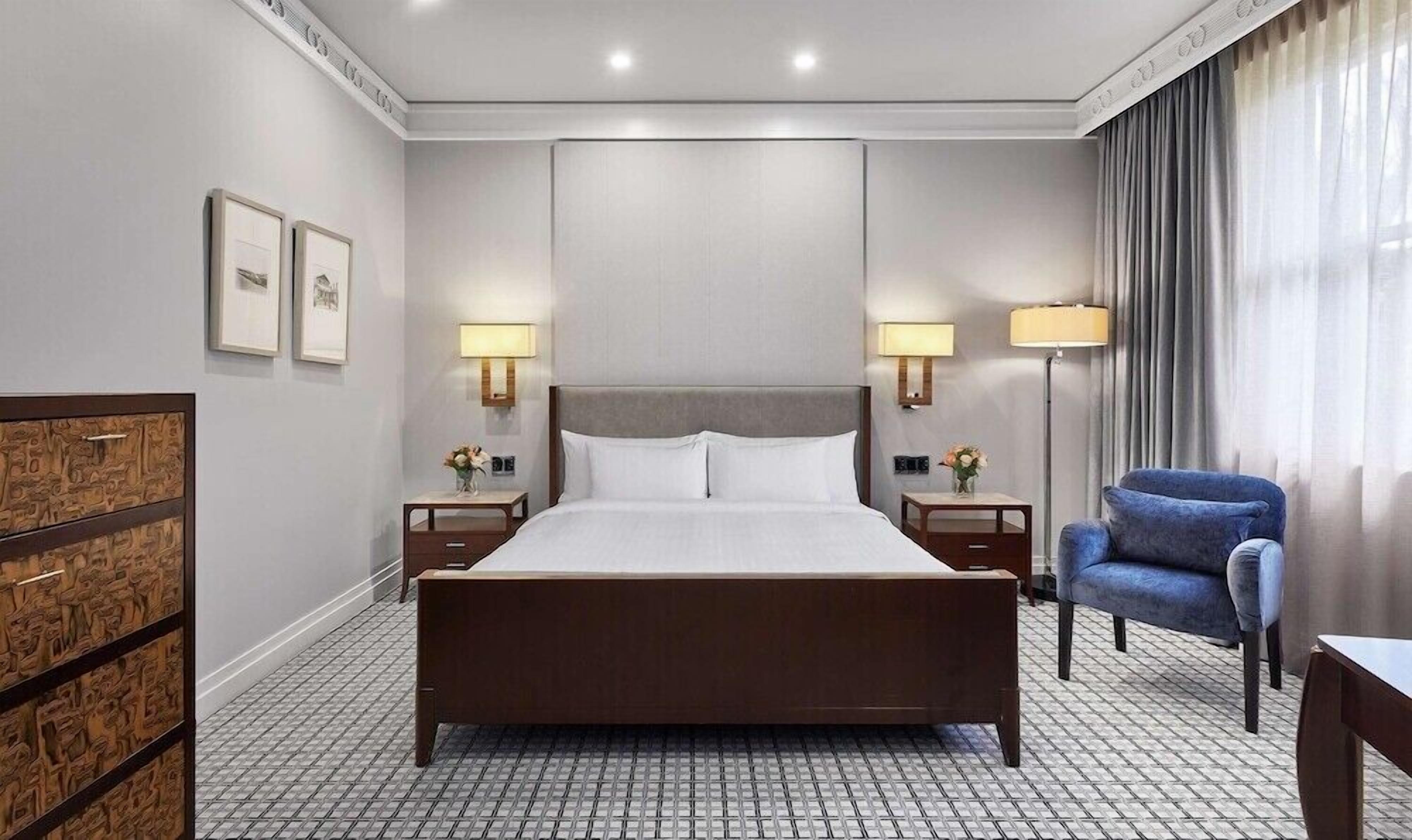 Premium bedding, pillow-top beds, minibar, in-room safe