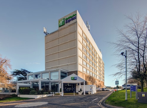 Holiday Inn Express Edinburgh City West by IHG