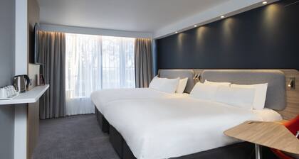 Holiday Inn Express Edinburgh City West by IHG