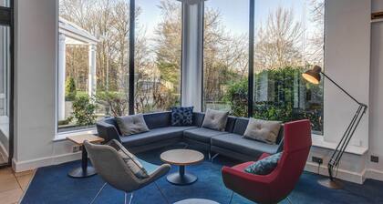 Holiday Inn Express Edinburgh City West by IHG