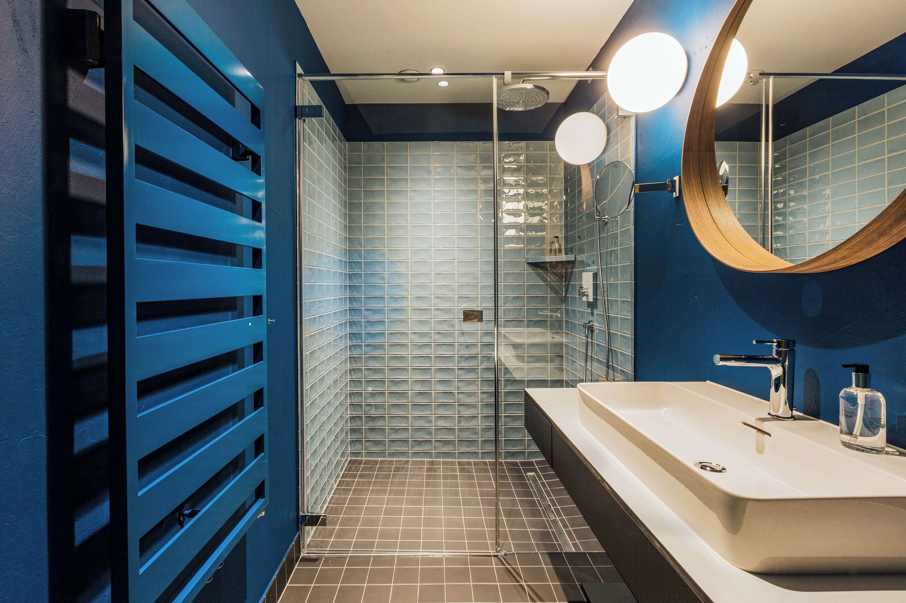 1 bedroom, premium bedding, minibar, in-room safe