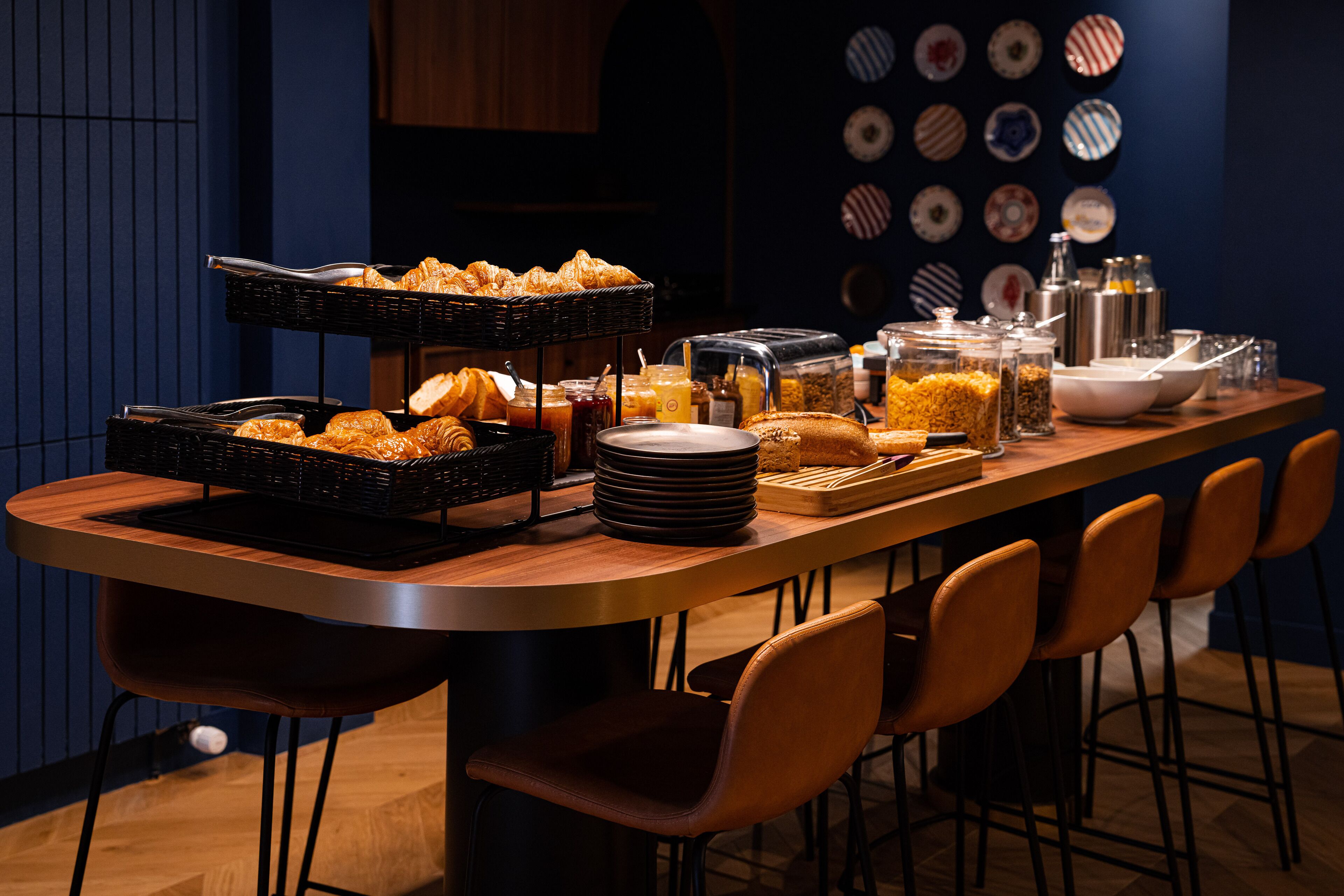 daily buffet breakfast (eur 22 per person)