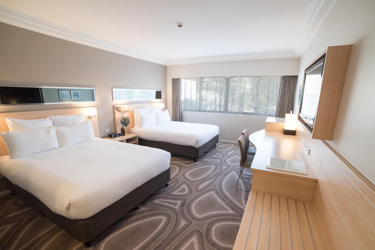 Room, 2 Queen Beds, City View