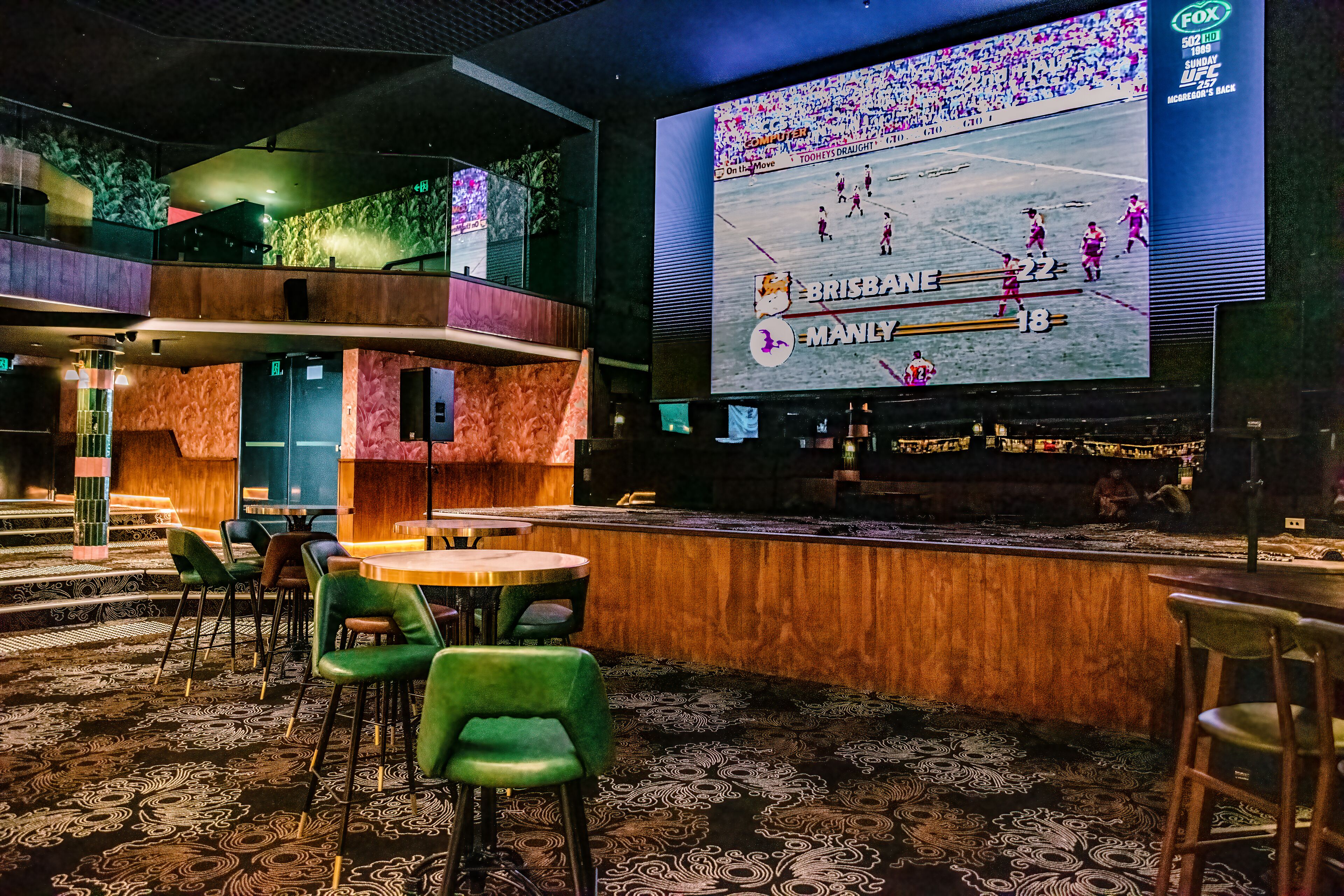 4 bars/lounges, sports bar