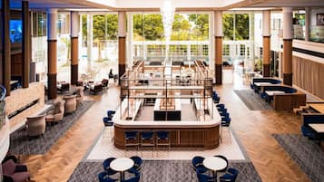 4 bars/lounges, sports bar