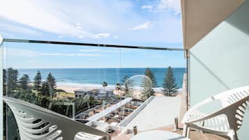1 bedroom, premium bedding, pillow-top beds, in-room safe