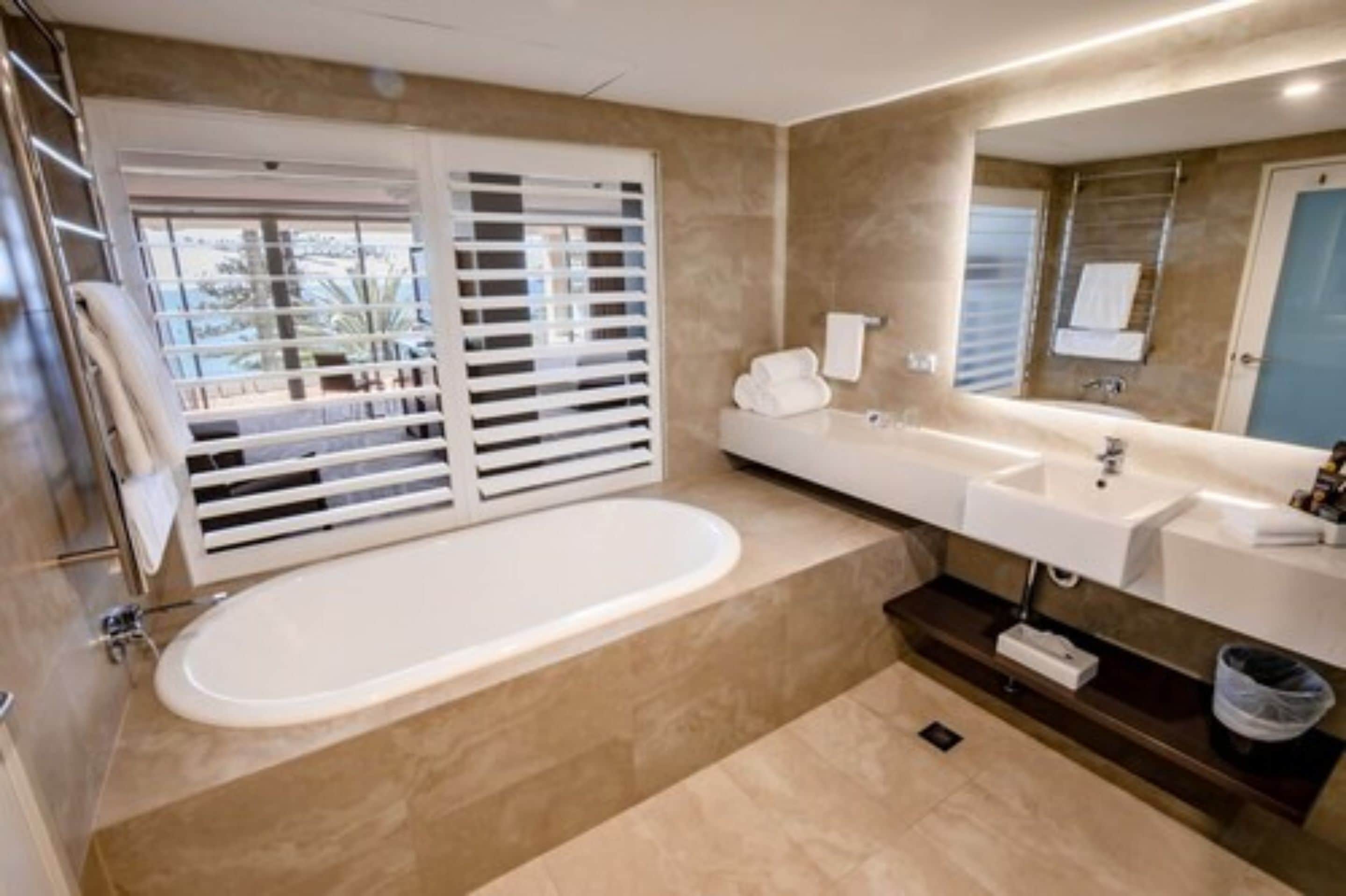 1 bedroom, premium bedding, pillow-top beds, in-room safe