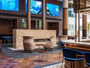 4 bares o lounges, bar deportivo