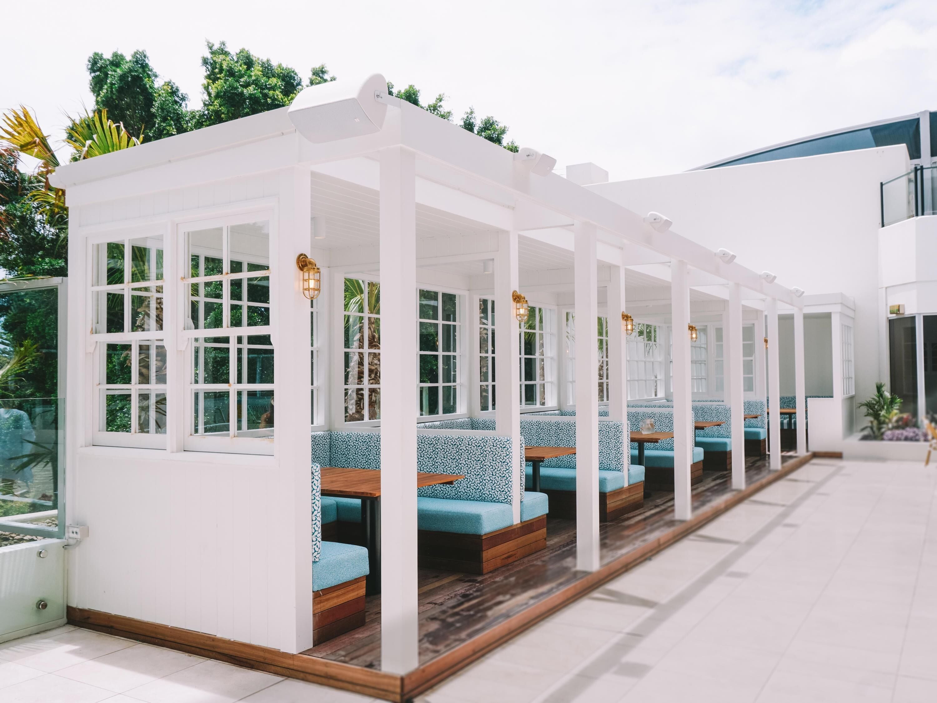 Außenpool, Liegestühle