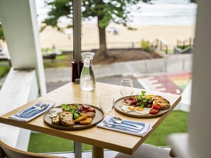 Päivittäinen buffetaamiainen maksusta