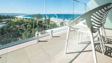 Room, 2 Queen Beds, Balcony, Ocean View
