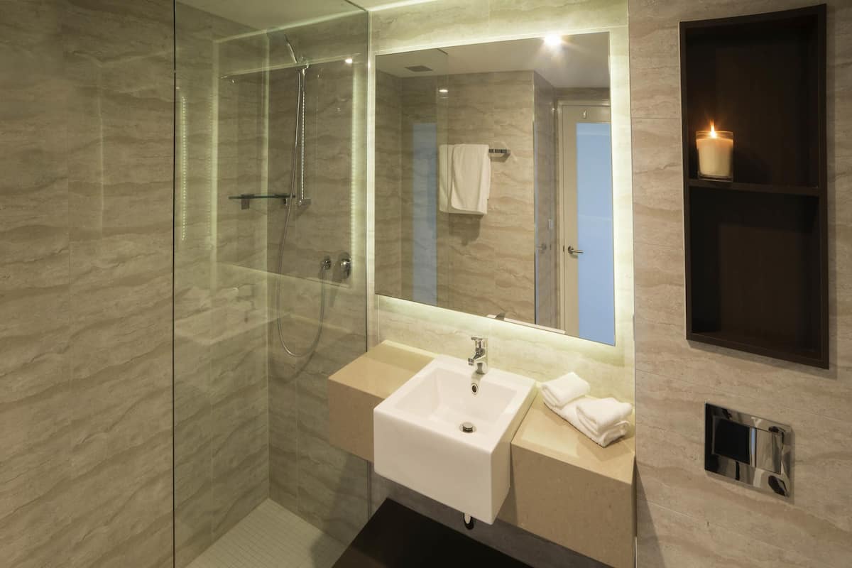 1 bedroom, premium bedding, pillowtop beds, in-room safe