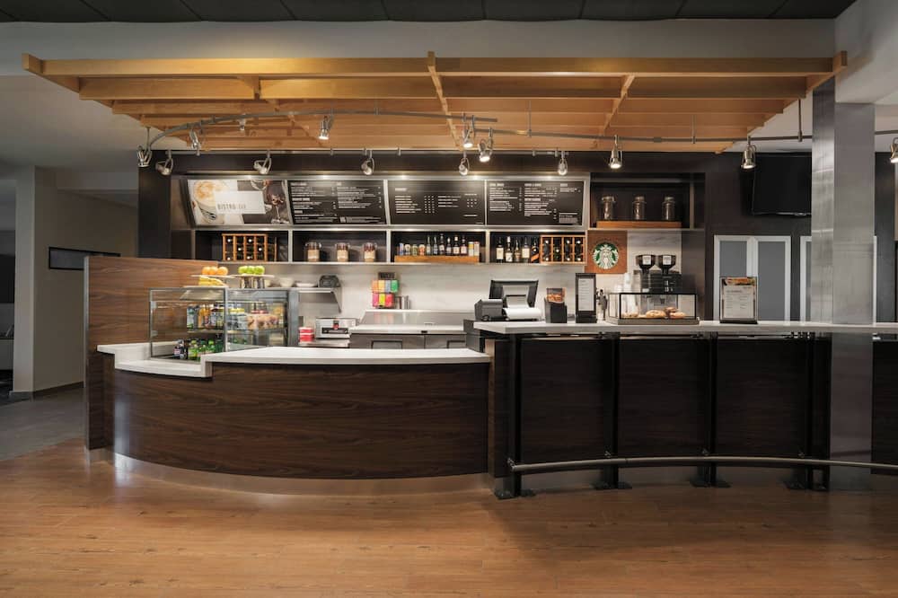 Courtyard by Marriott Louisville East