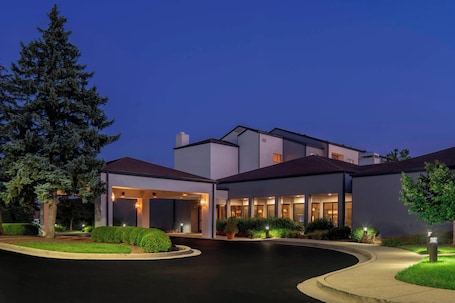 Exterior. Courtyard by Marriott Louisville East
