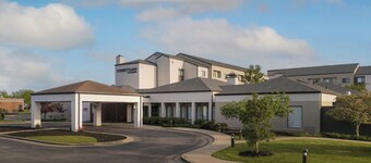 Courtyard by Marriott Louisville East