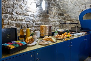 Daily buffet breakfast (EUR 14 per person)