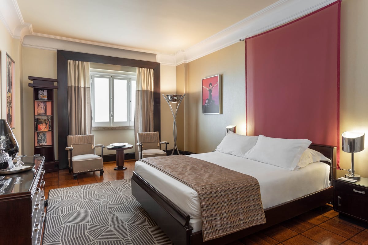 Superior Double or Twin Room | Hypo-allergenic bedding, minibar, in-room safe, desk