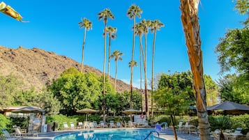 3 outdoor pools