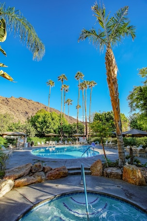 3 outdoor pools