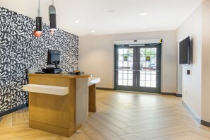 Lobby - City Express By Marriott King of Prussia (King of Prussia)