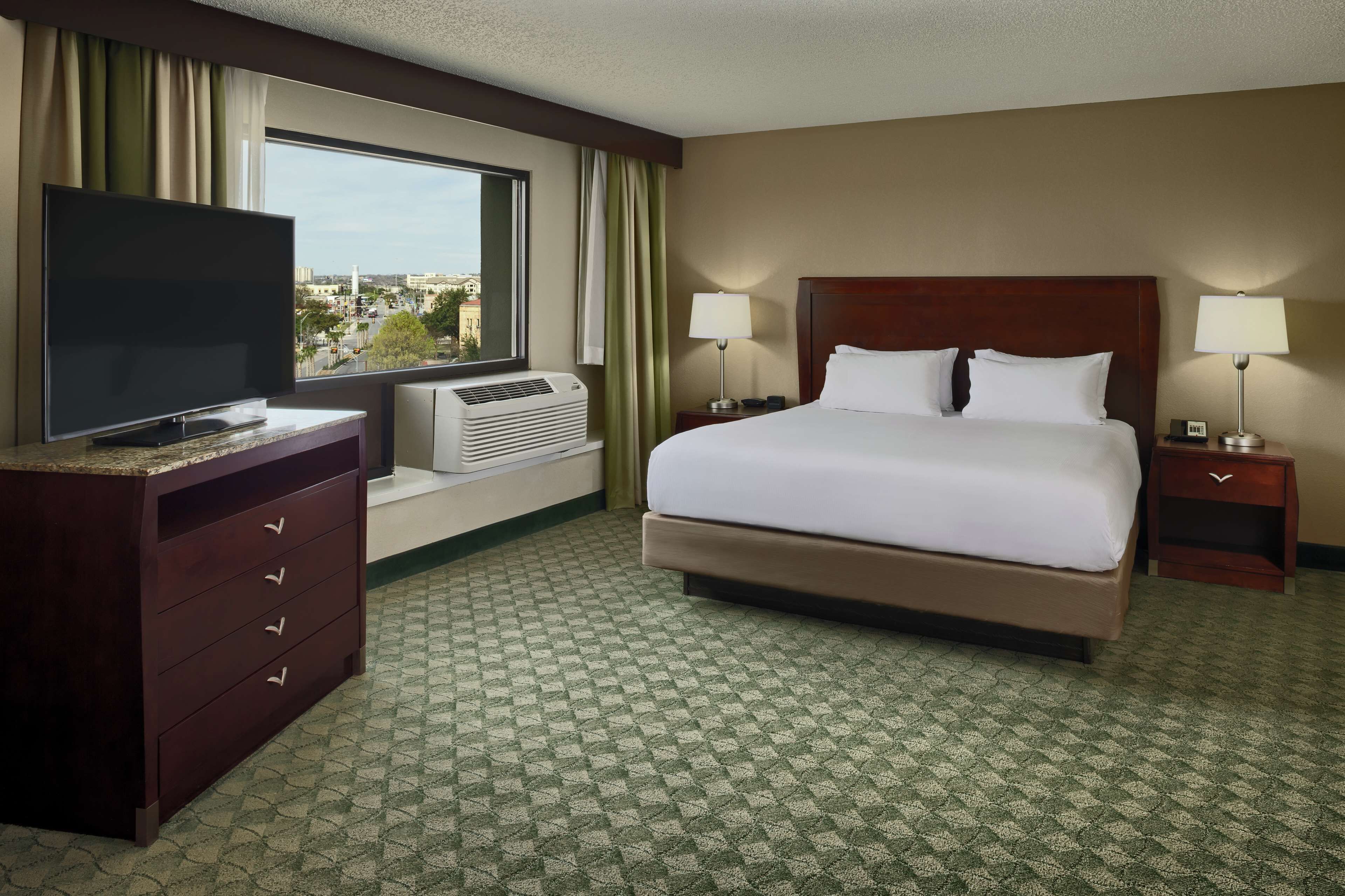 Photo - DoubleTree by Hilton San Antonio Downtown