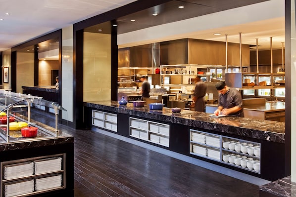 Buffet déjeuner (25.95 USD par personne)