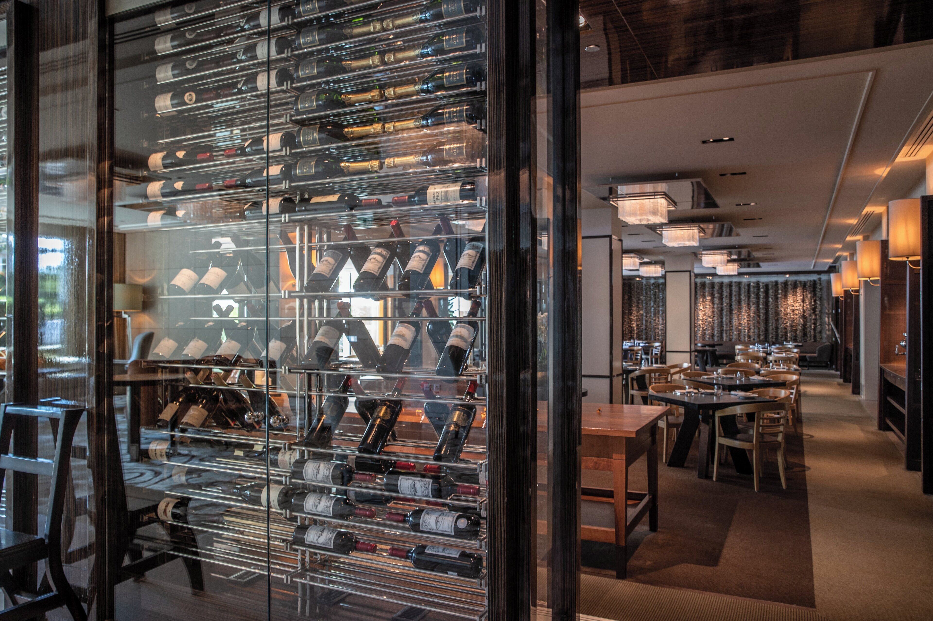 2 restaurants, breakfast, lunch, dinner served; french cuisine