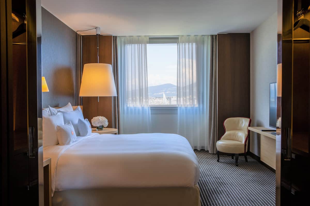 Presidential Suite, Lake View