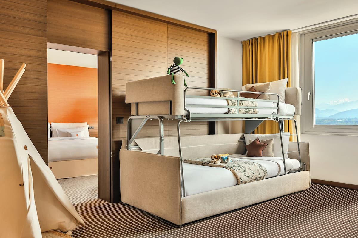 Premium bedding, minibar, in-room safe, desk