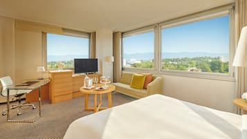 Premium bedding, minibar, in-room safe, desk