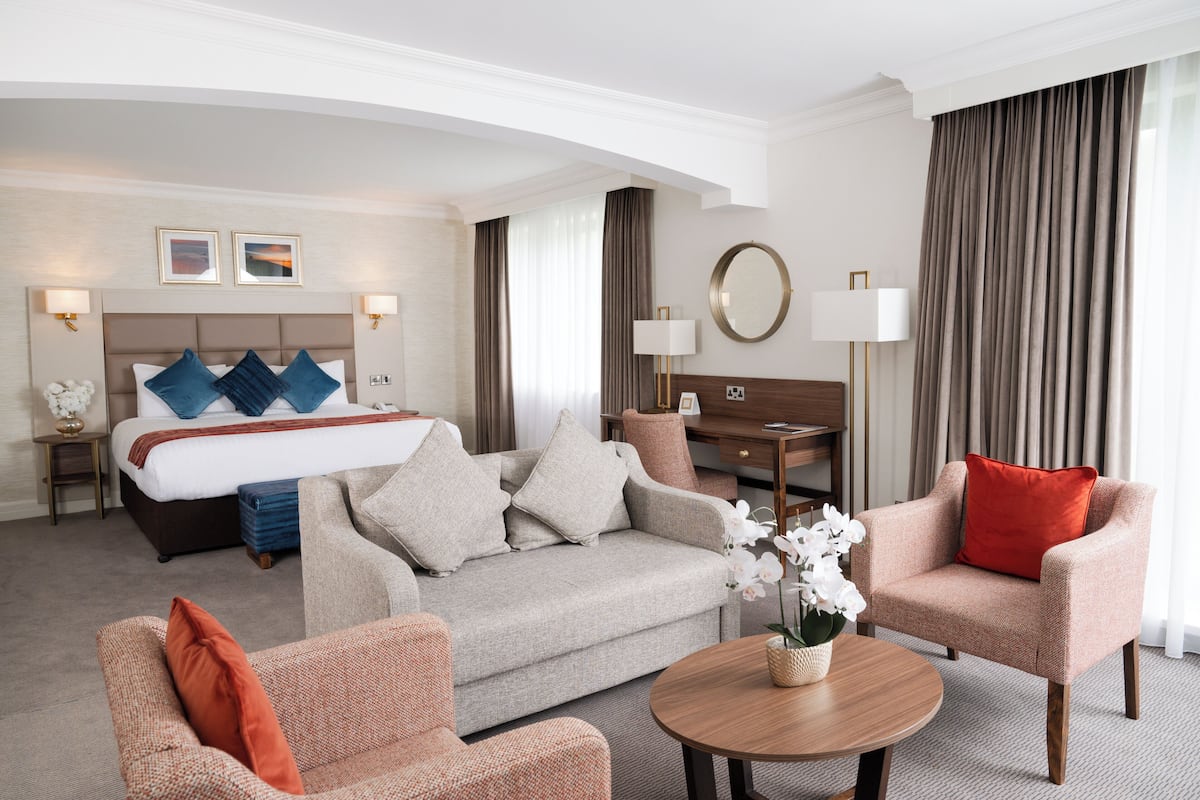 Studio Suite Deluxe | Két bảo mật tại phòng, bàn, bàn ủi/dụng cụ ủi quần áo