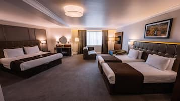 Caja fuerte, escritorio, tabla de planchar con plancha y wifi gratis