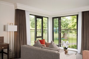 Deluxe Studio Suite | In-room safe, desk, iron/ironing board, free WiFi