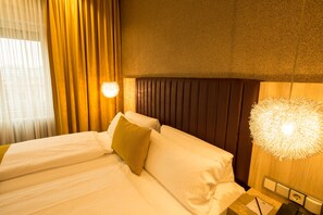 Egyptian cotton sheets, premium bedding, minibar, in-room safe