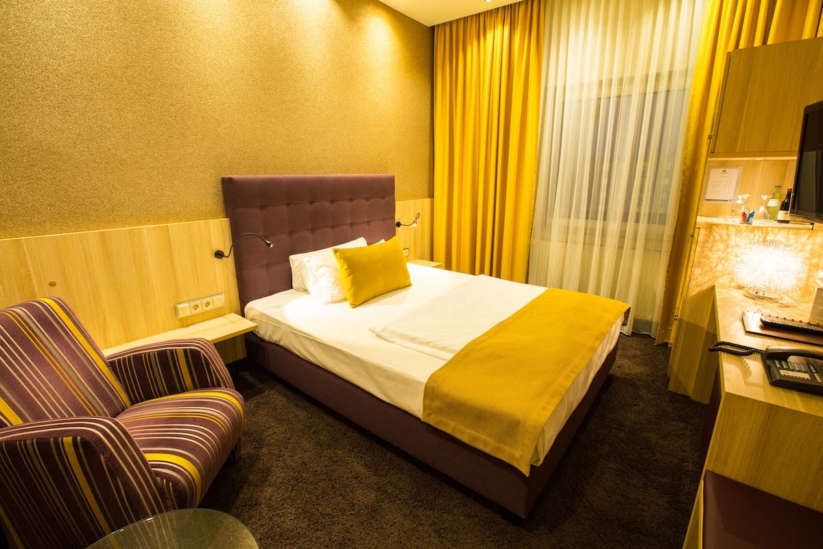 Sábanas de algodón egipcio, ropa de cama de alta calidad y minibar