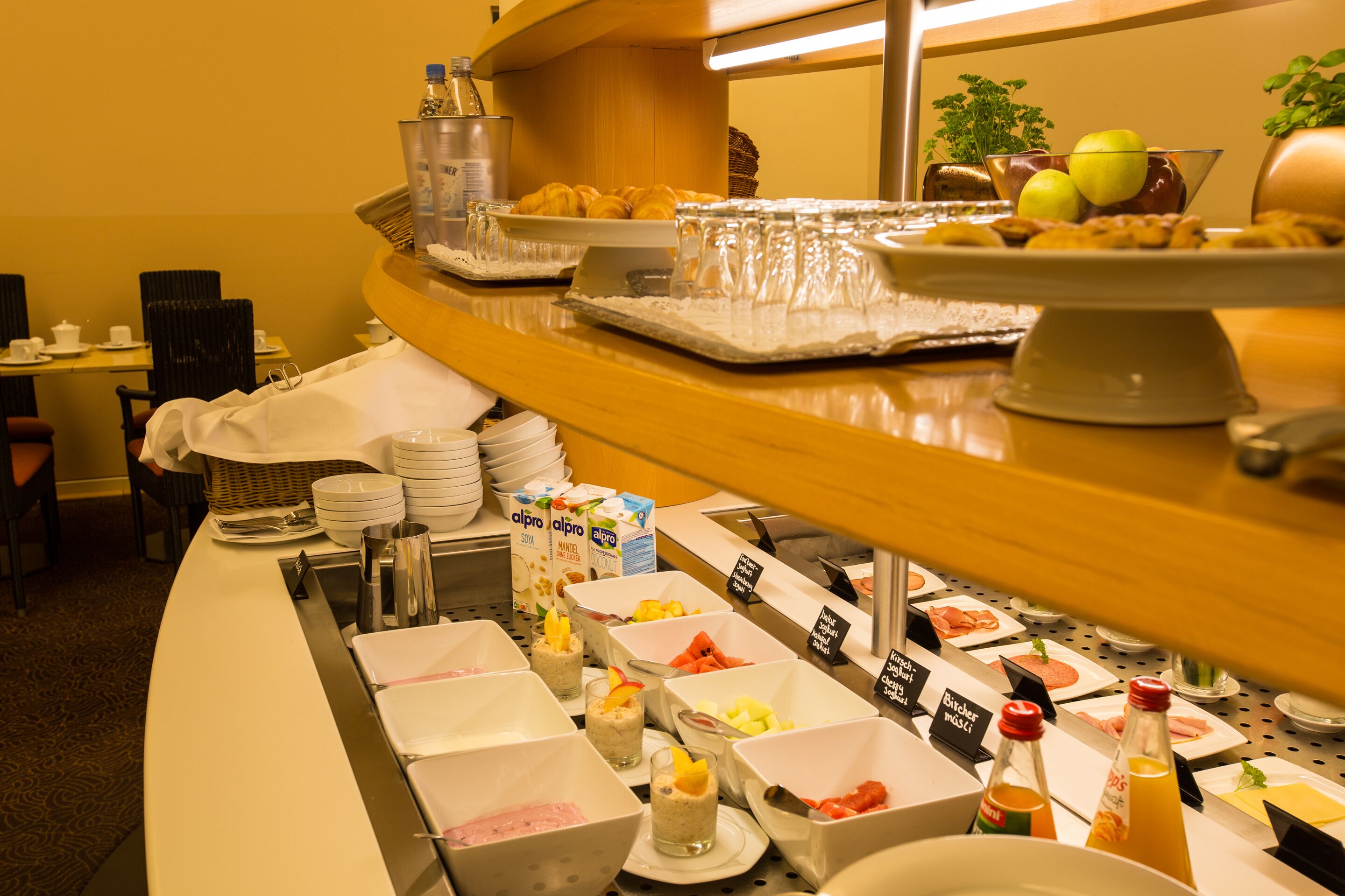 daily buffet breakfast (eur 18 per person)