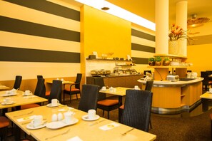 Buffet breakfast for a fee on weekdays - Hotel Hammer - Mainz Hauptbahnhof (Mainz)