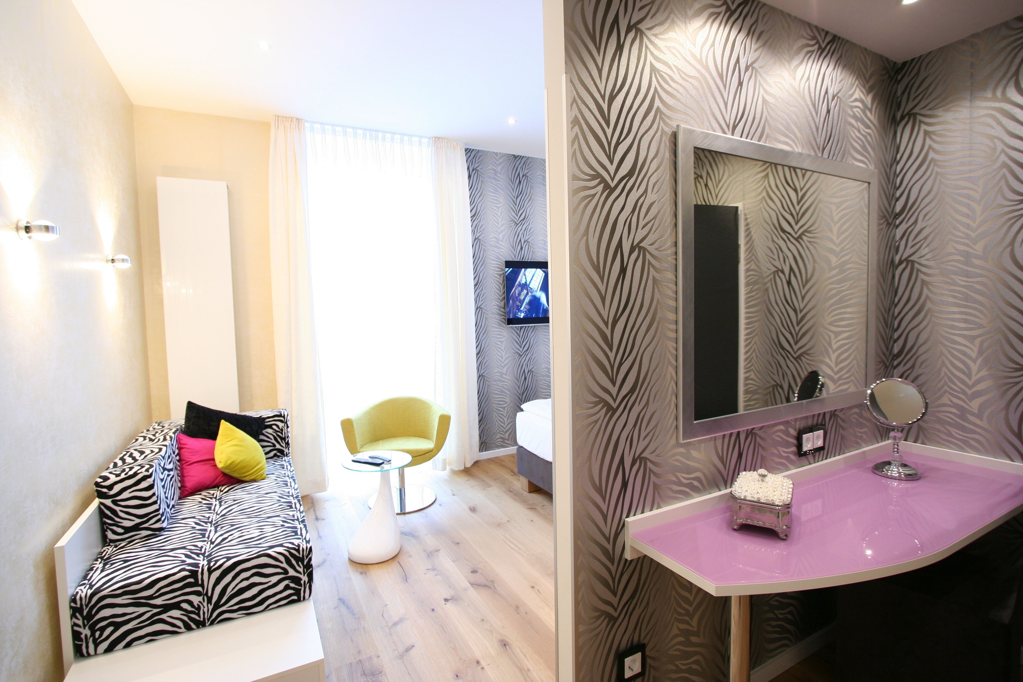 cuddle room | living area | flat-screen tv