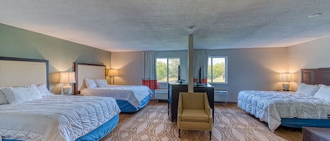 Family Suite | 1 bedroom, in-room safe, desk, laptop workspace